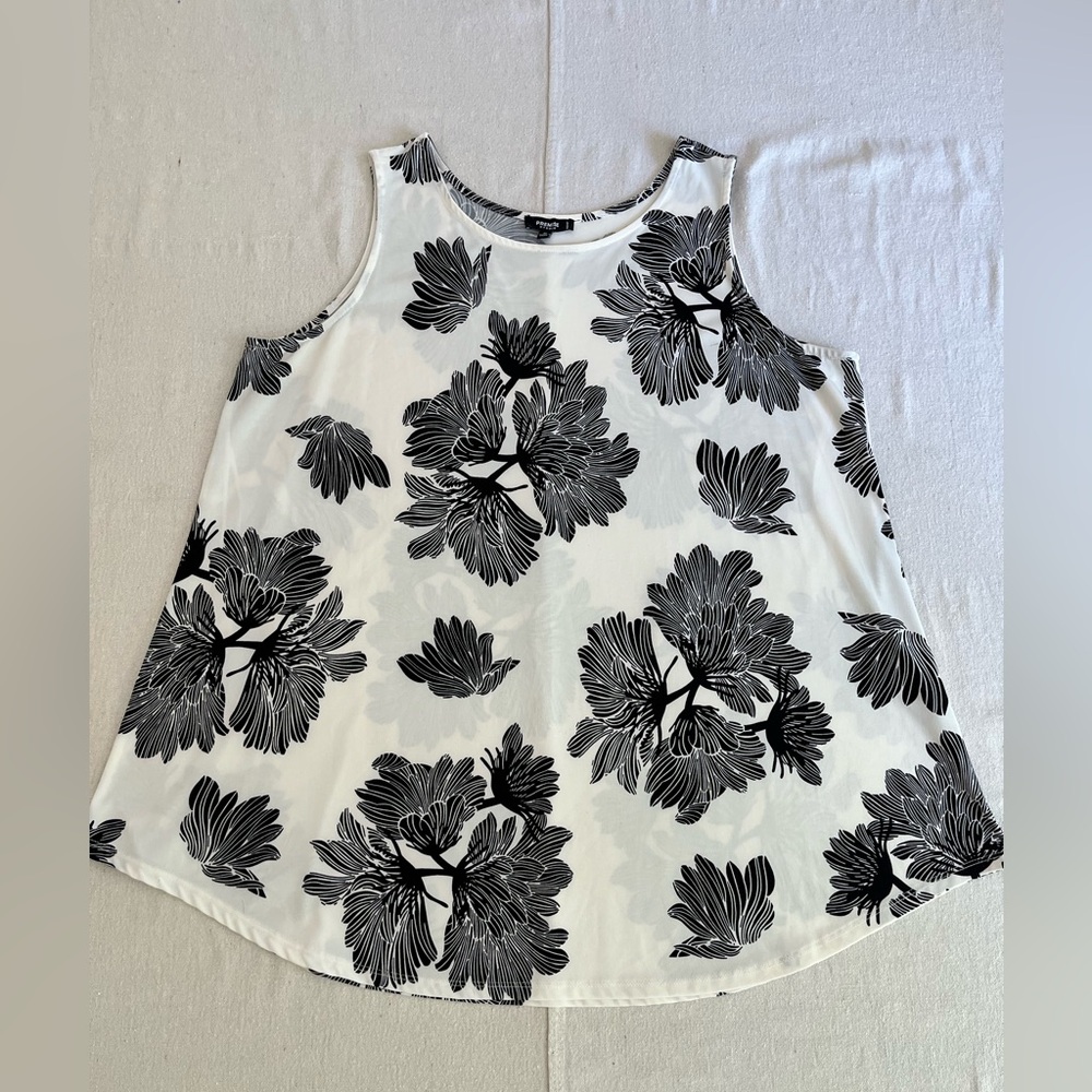 Premise Studio Monochrome Leaf Print Top 1X